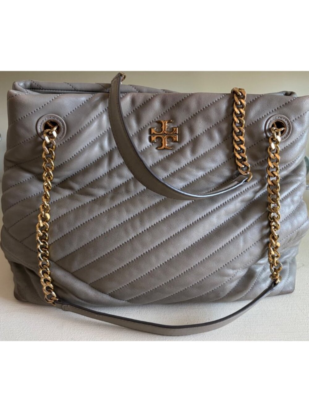 Tory Burch Kira Chevron Tote Shoulder Bag Classic Gray - Picture 2 of 16